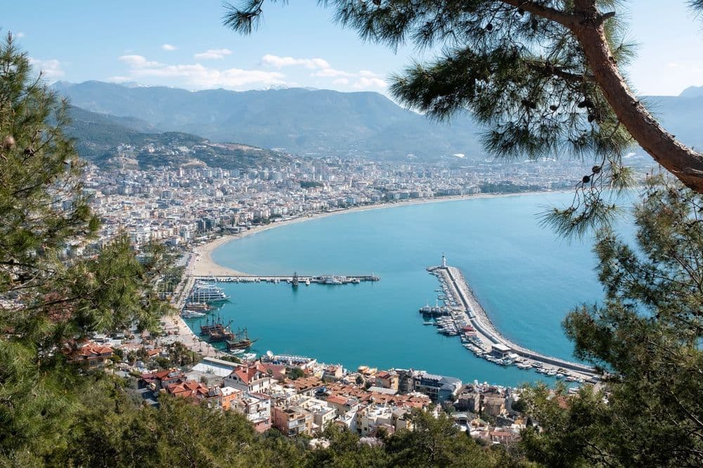 Alanya'da Nerede Kalınır? Merkez, Kleopatra, Oba ve Mahmutlar