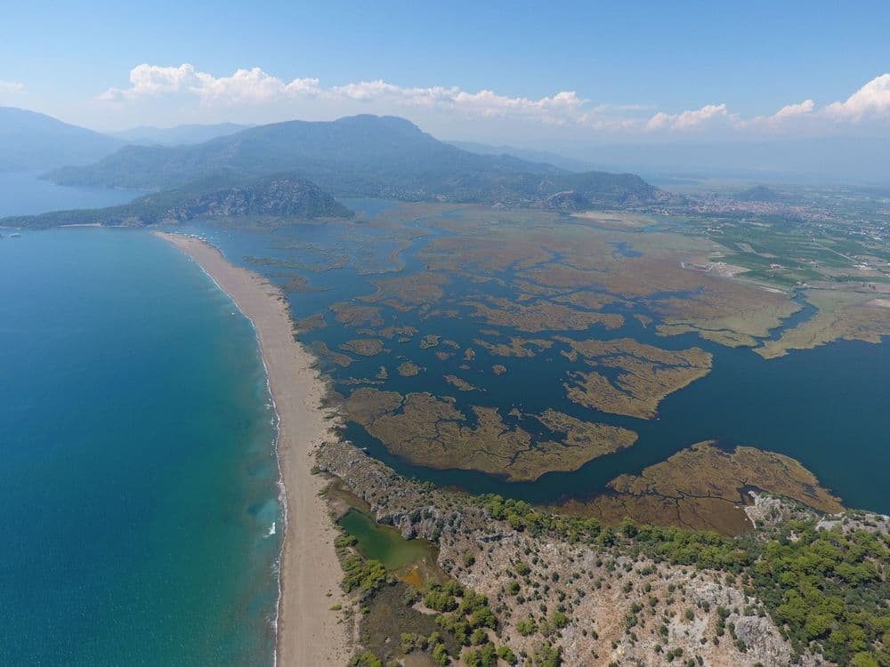 Dalyan'da Nerede Kalınır? Nehir Kenarı, Merkez ve Sakin Sokaklar
