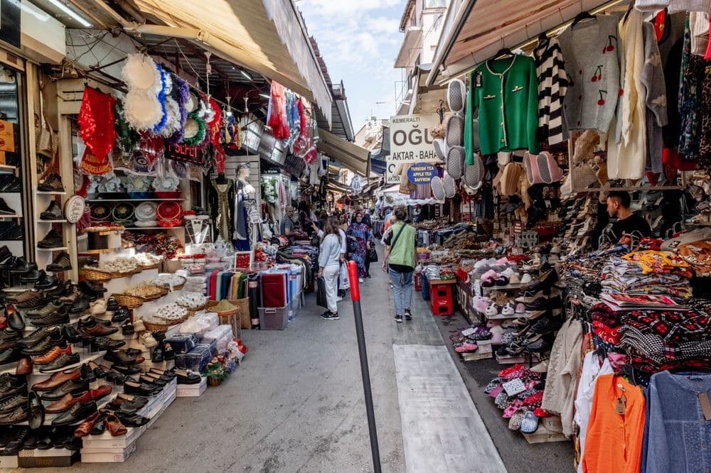 Kuşadası Pazarları ve Alışveriş Rehberi