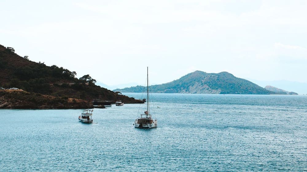 Sarsala Bay Guide: Beach, Transport and Safety